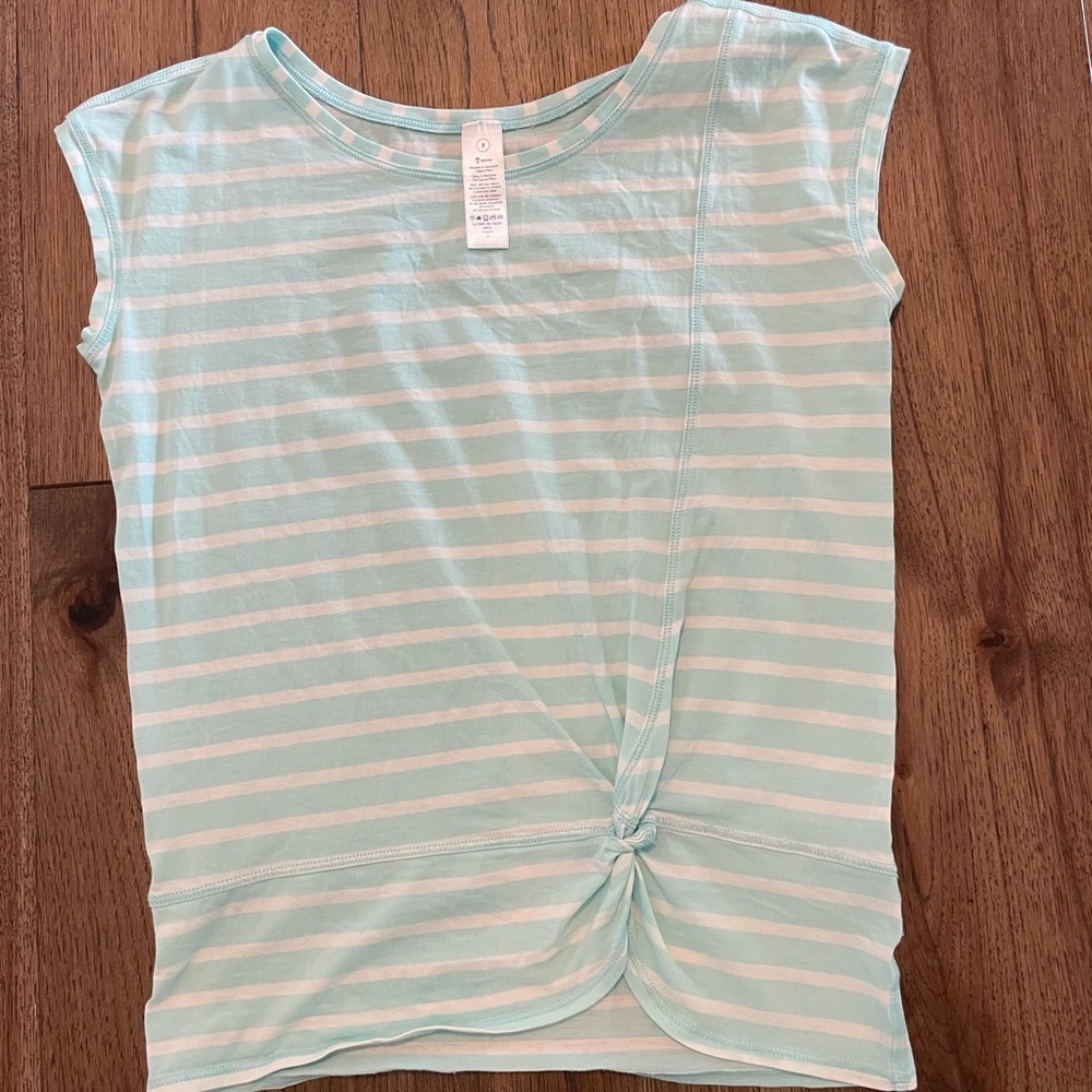 Ivivva size 8 Top
